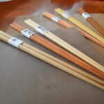 宮崎の銘木を学ぼう_銘木屋のまな板・お箸